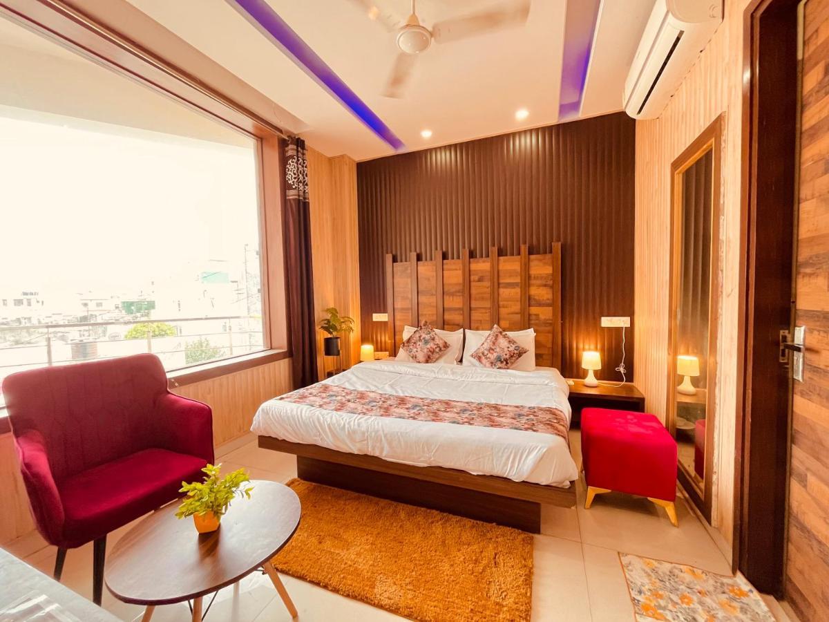 Hotel Pearl Grand, Zirakpur - Top Rated & Most Awarded Property In Tricity Chandīgarh Екстериор снимка