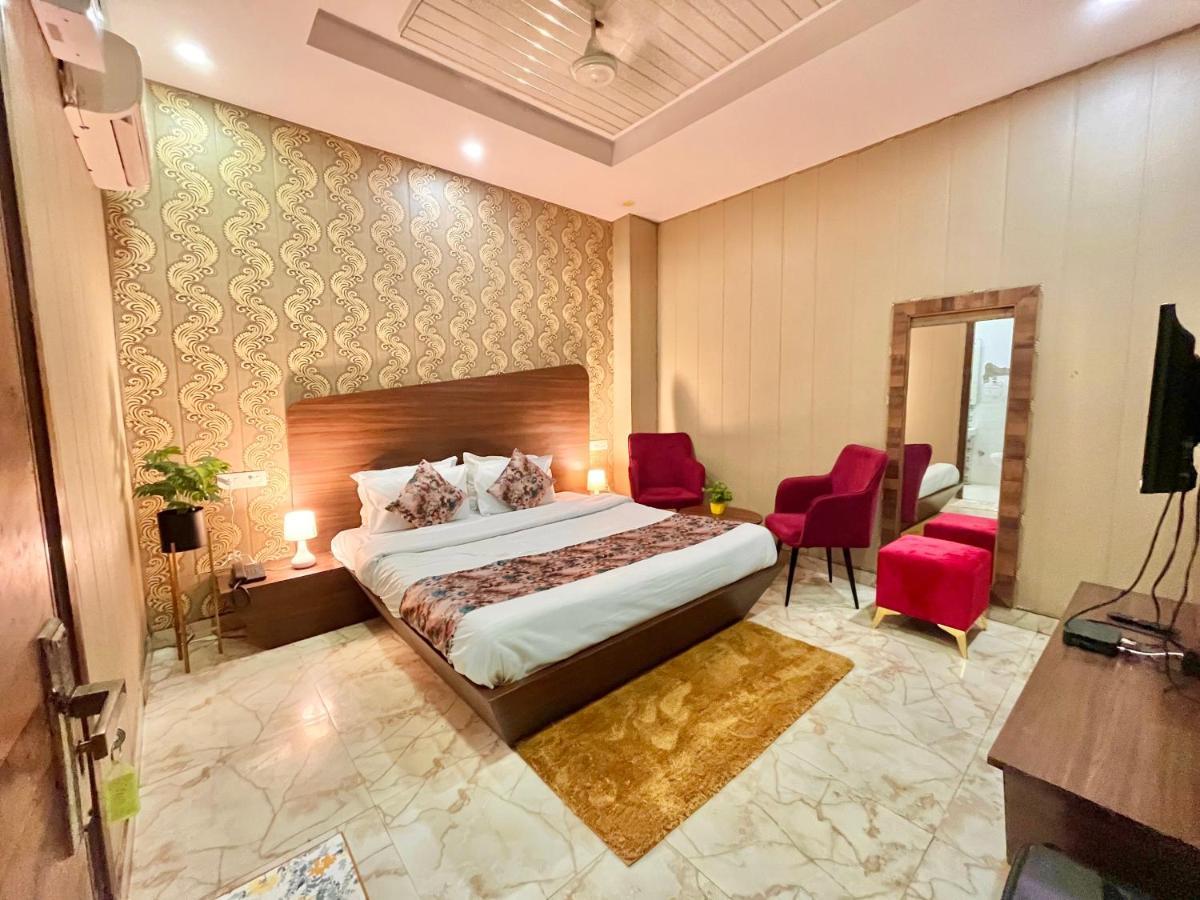 Hotel Pearl Grand, Zirakpur - Top Rated & Most Awarded Property In Tricity Chandīgarh Екстериор снимка