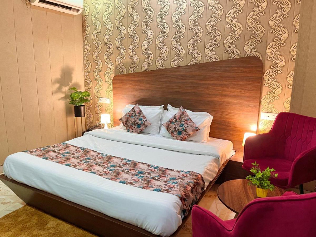 Hotel Pearl Grand, Zirakpur - Top Rated & Most Awarded Property In Tricity Chandīgarh Екстериор снимка