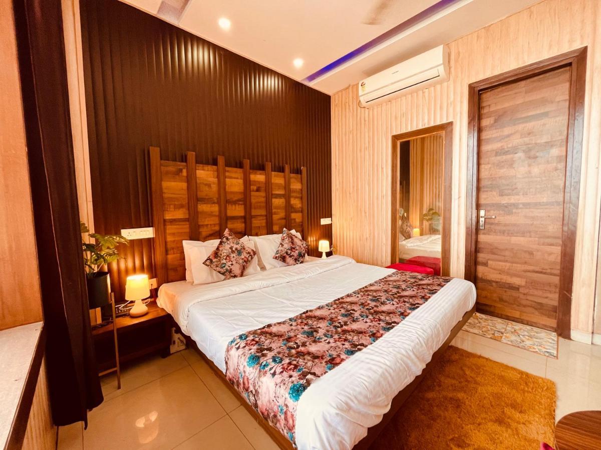 Hotel Pearl Grand, Zirakpur - Top Rated & Most Awarded Property In Tricity Chandīgarh Екстериор снимка