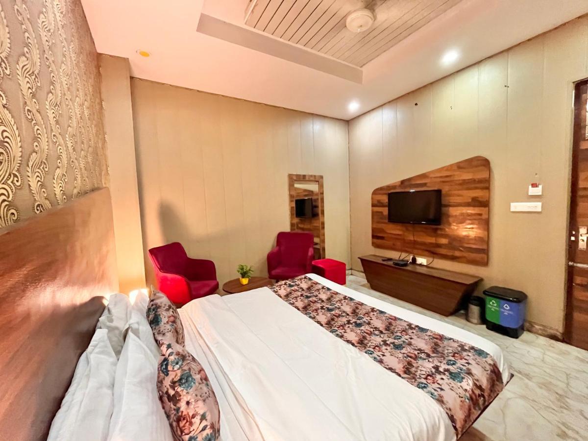 Hotel Pearl Grand, Zirakpur - Top Rated & Most Awarded Property In Tricity Chandīgarh Екстериор снимка