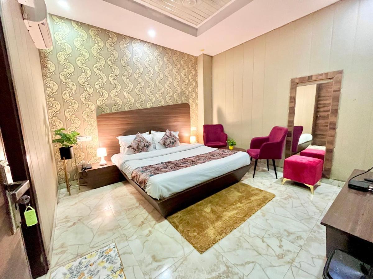 Hotel Pearl Grand, Zirakpur - Top Rated & Most Awarded Property In Tricity Chandīgarh Екстериор снимка