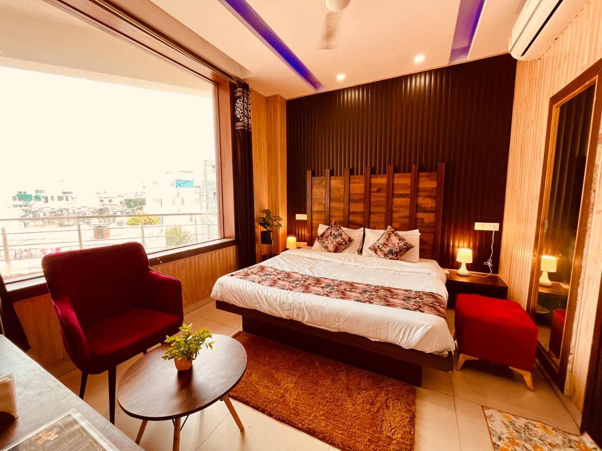 Hotel Pearl Grand, Zirakpur - Top Rated & Most Awarded Property In Tricity Chandīgarh Екстериор снимка