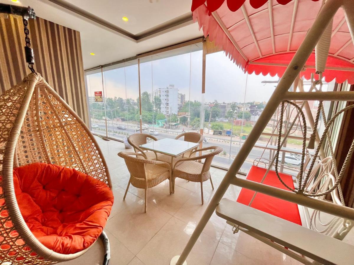 Hotel Pearl Grand, Zirakpur - Top Rated & Most Awarded Property In Tricity Chandīgarh Екстериор снимка
